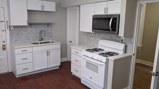 Building Photo - 2526 N Lotus Ave
