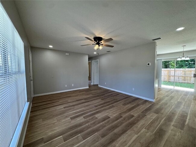Building Photo - 1151 W Minneola Ave