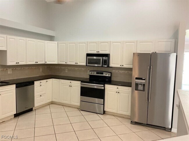 Foto del edificio - 3216 SW 7th Pl