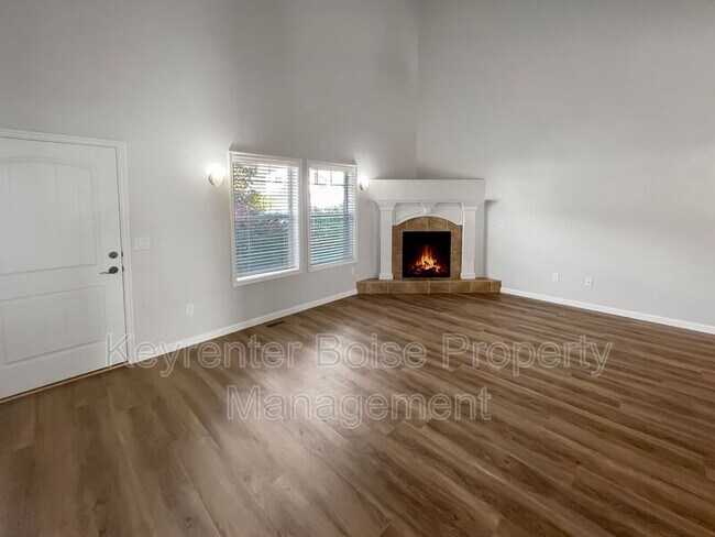 Building Photo - 2215 S Dorothy Ave