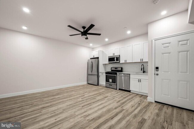 Foto del edificio - 437 W Girard Ave