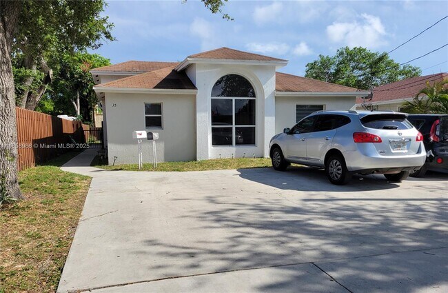 Foto del edificio - 35 SW 7th St