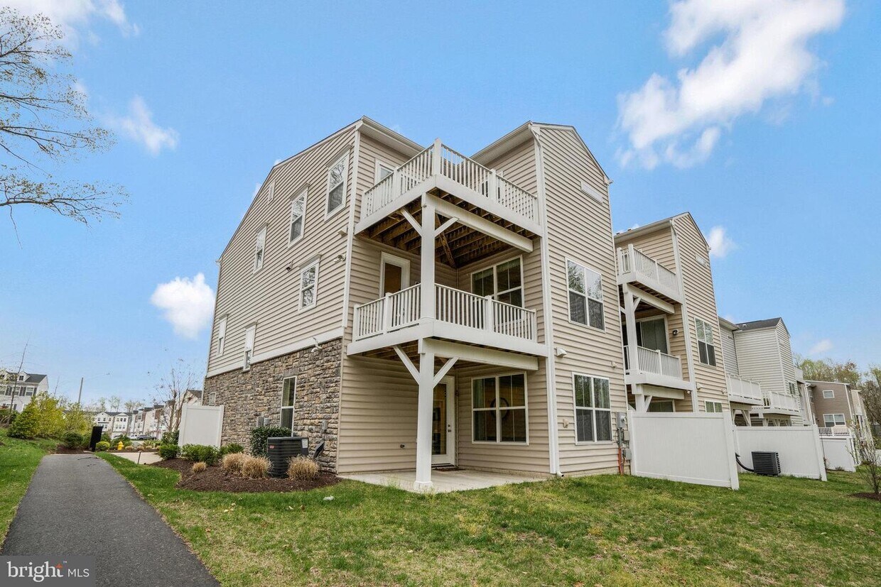 Foto principal - 5060 Dimples Ct