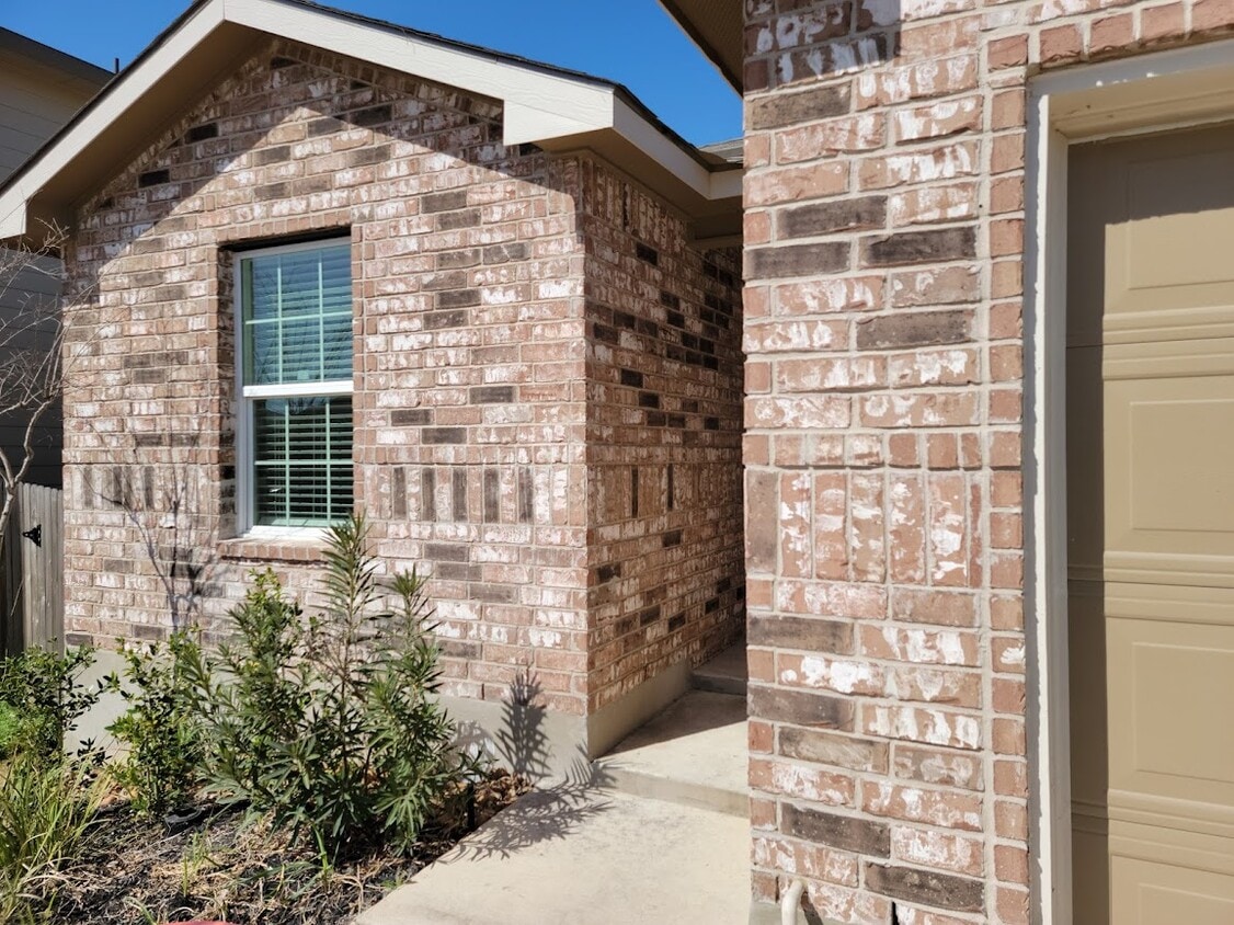 2833 Lindenwood Run, San Antonio, TX 78245 Townhouse for Rent in San