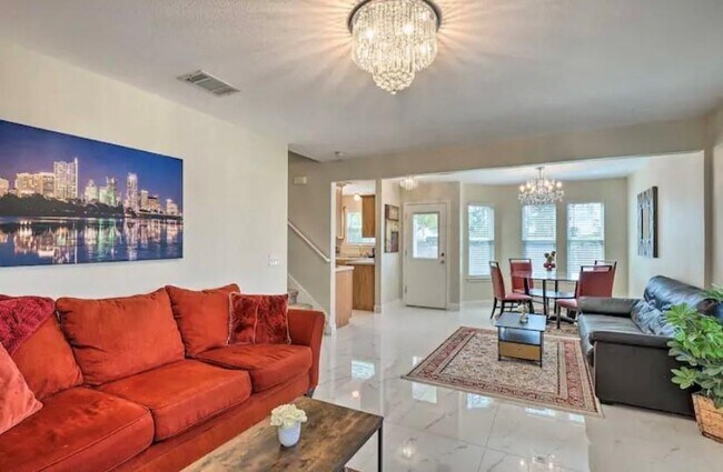 Foto del edificio - 1008 N Creek Blvd