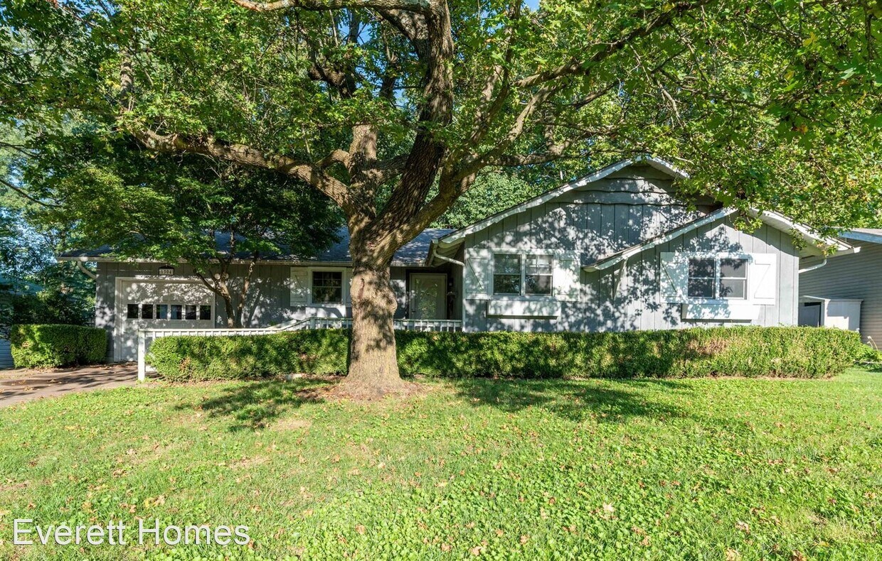Primary Photo - 3 br, 1 bath House - 1304 S Belcrest Ave