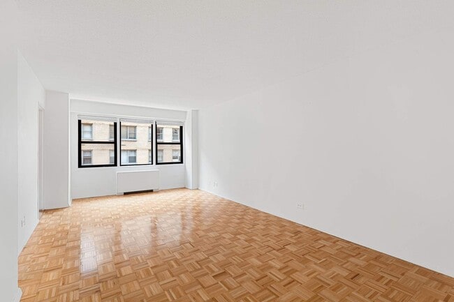 Building Photo - 520 E 81st St