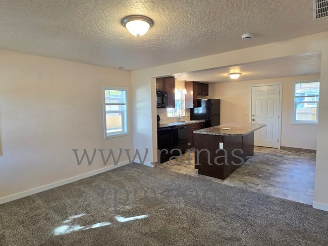 Foto del edificio - 502 E 40th St