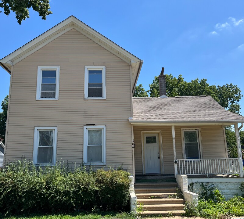 Primary Photo - 3 S Eastern Ave
