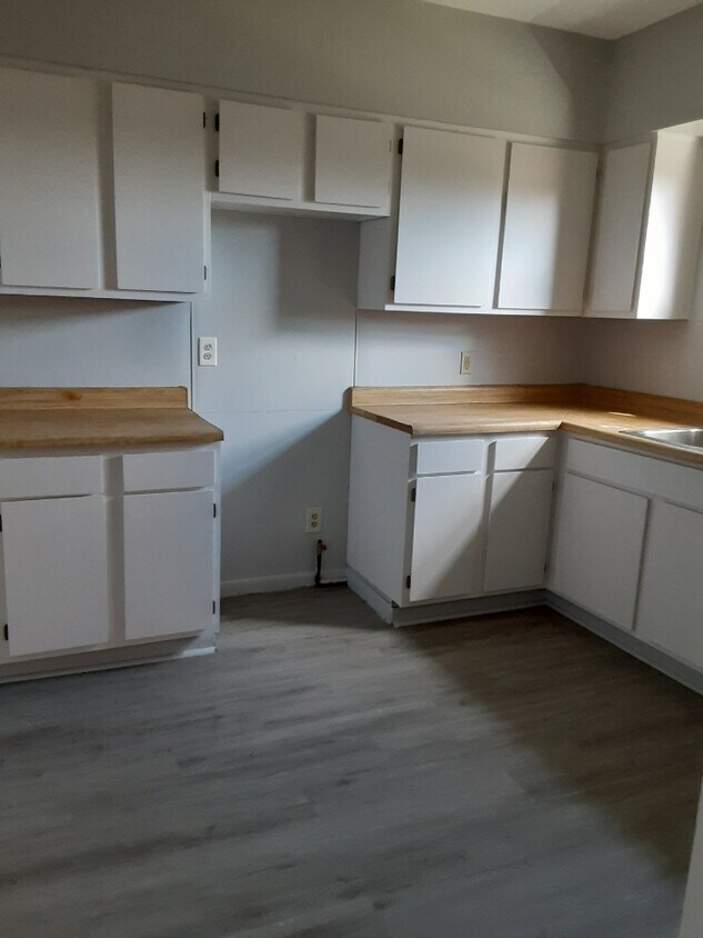 Foto principal - 174 Roslyn Dr