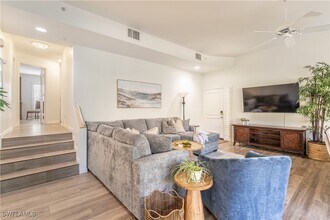 Building Photo - 651 10th Ave S