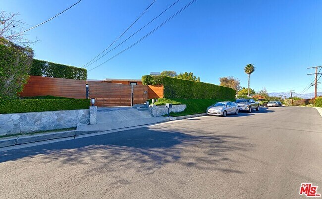 Building Photo - 3921 Cody Rd