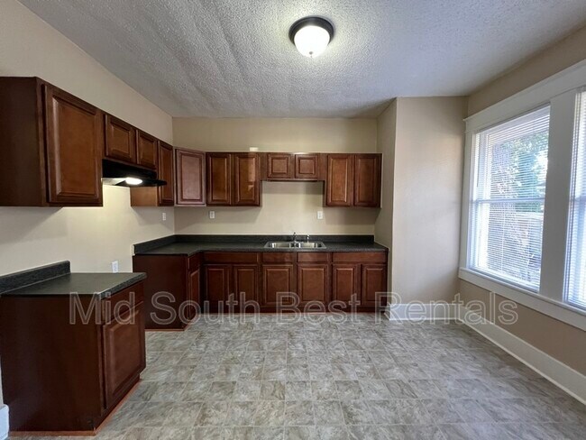 Foto del edificio - 775 E Davant Ave