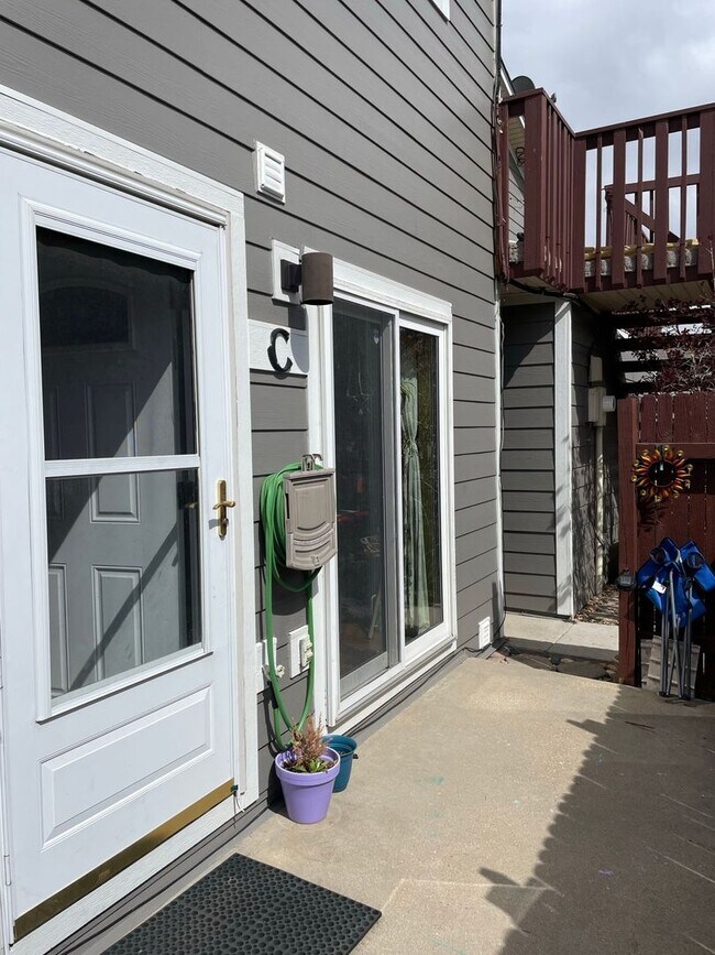 Building Photo - Fabulous 2 BED/1.5 BATH Condo in Boulder! ...