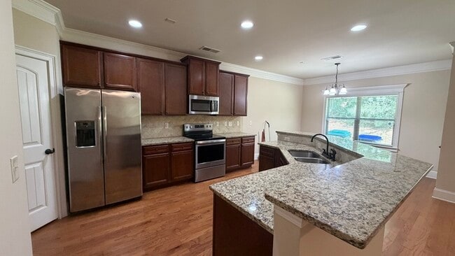 Foto del edificio - 590 Summerstone Ln