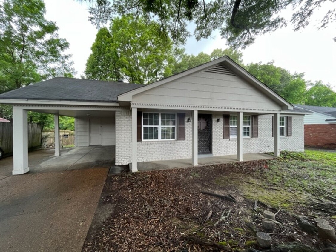 Foto principal - Renovated 3 Bedroom 1.5 Bath Home for Rent!!