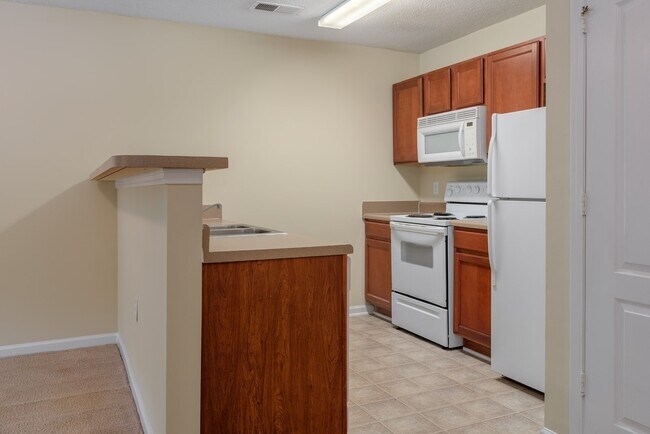 Foto del edificio - Hey Asheboro....1 Bedroom 1 Bath $1099/mo - $0-Deposit $0-Application