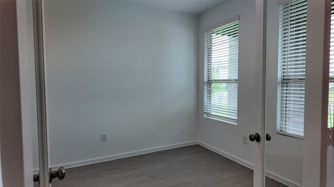 Foto del edificio - 15027 Rustic Moon Rd