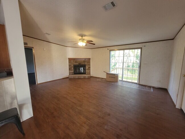 Foto del edificio - 4541 Deer Run Rd