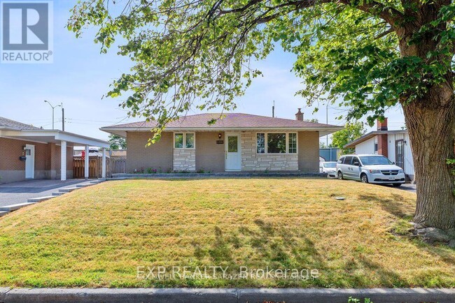 Building Photo - 2536 Roman Ave