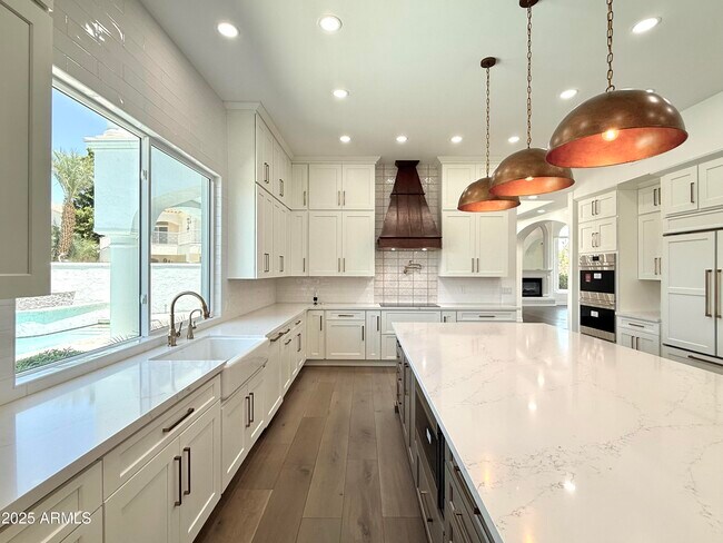 Foto del edificio - 1523 E Treasure Cove Dr