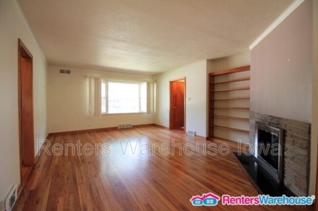 Building Photo - 417 44th St