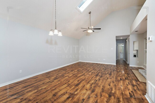 Foto del edificio - Alluring 3 Bed 2 Bath Home by Medal of Honor Park!