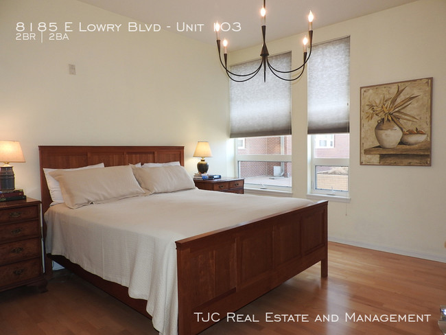 Foto del edificio - Lowry Condo for Rent!