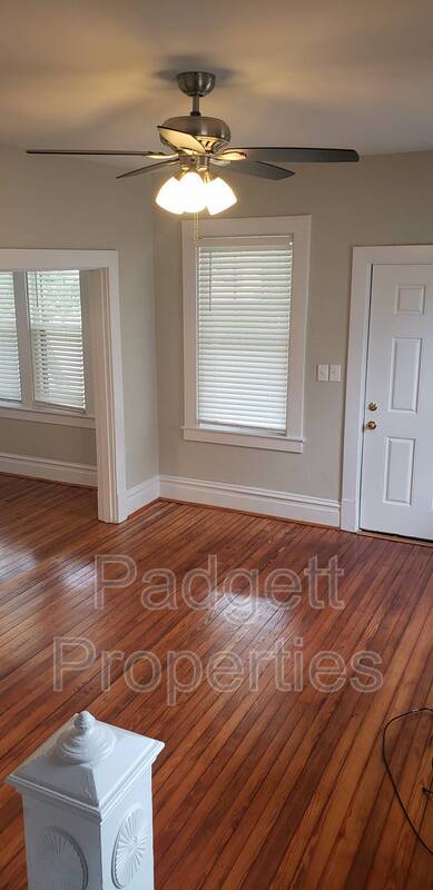 Foto del edificio - 506 Cheatwood Ave