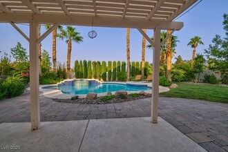 Building Photo - 2394 Millcroft Dr