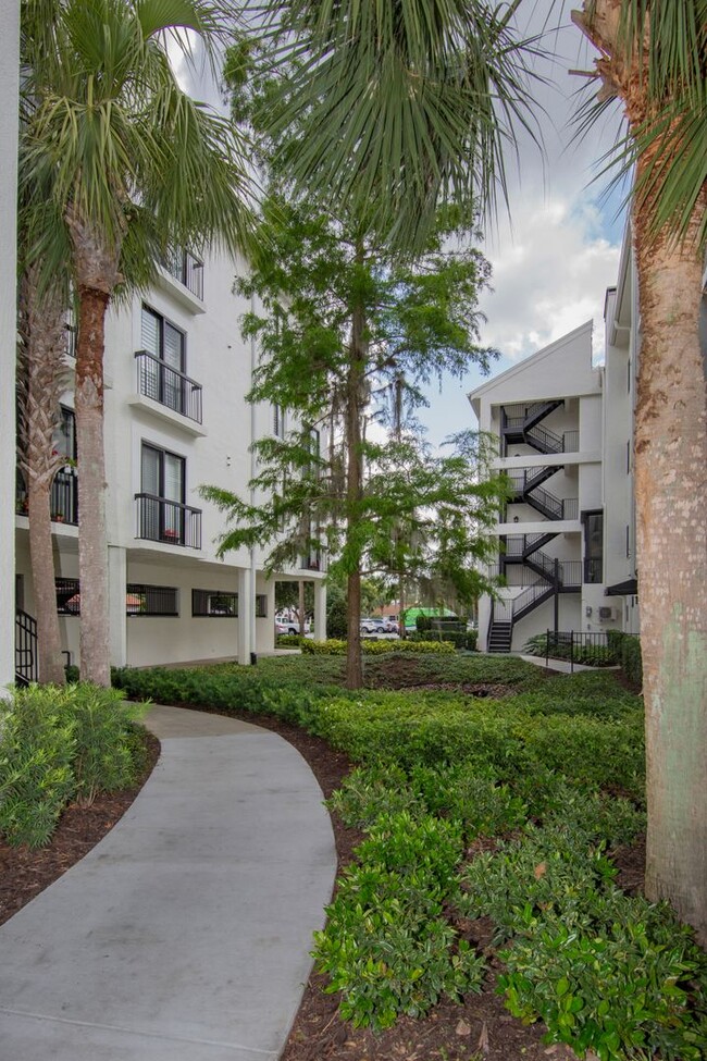 Foto del edificio - 2/2 Winter Park condo just 1/4 mile to Par...