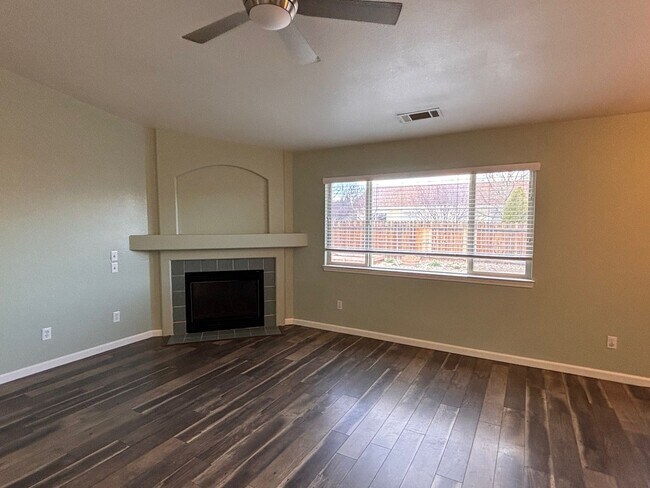 Foto del edificio - 830 Randell Dr