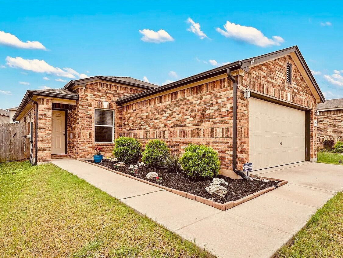 Foto principal - 13704 Benjamin Harrison St