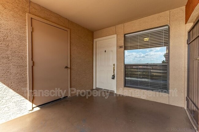 Building Photo - 1340 N Recker Rd