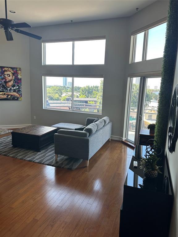 Foto principal - 3311 Yupon St
