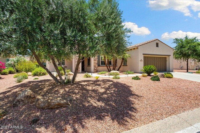 Building Photo - 12839 W La Vina Dr