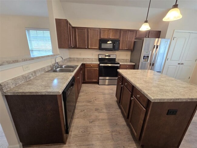 Building Photo - 456 Buena Vista Wy