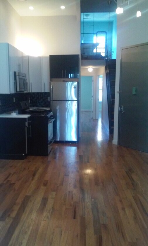 Primary Photo - 20 Dodworth St