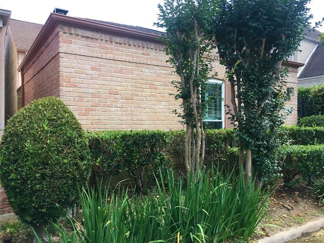 Building Photo - 9518 Bayou Brook St