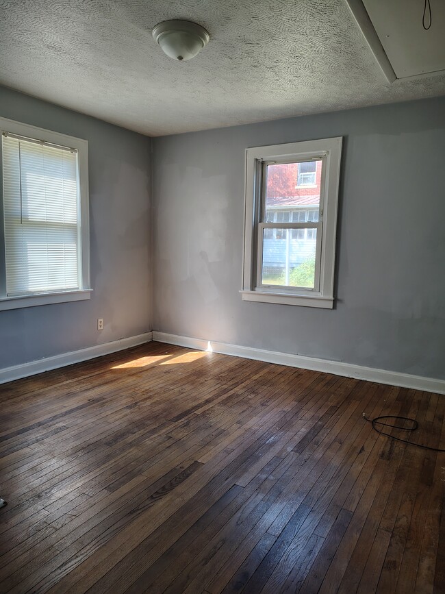 Building Photo - 1706 Buffington Ave