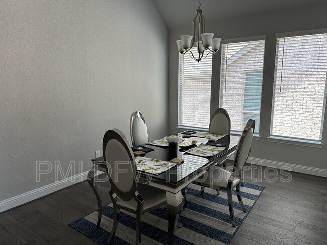 Foto del edificio - 2222 McMullin Dr