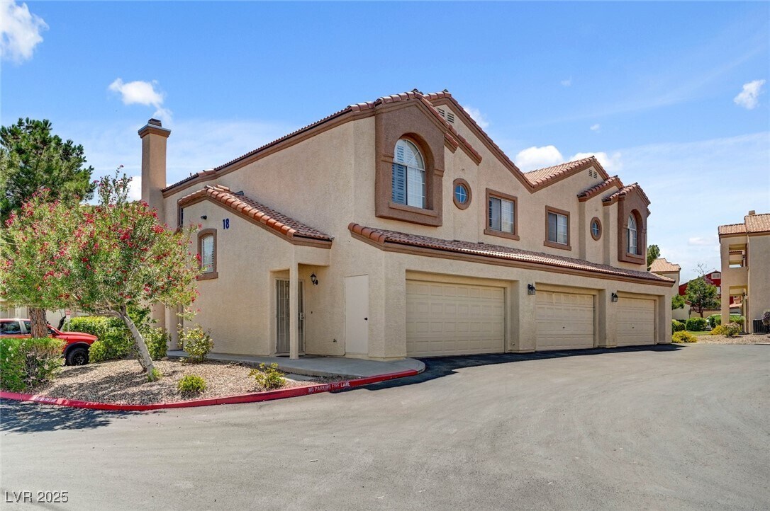 Foto principal - 8301 Boseck Dr