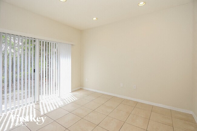 Building Photo - 1564 SE 31st Ct