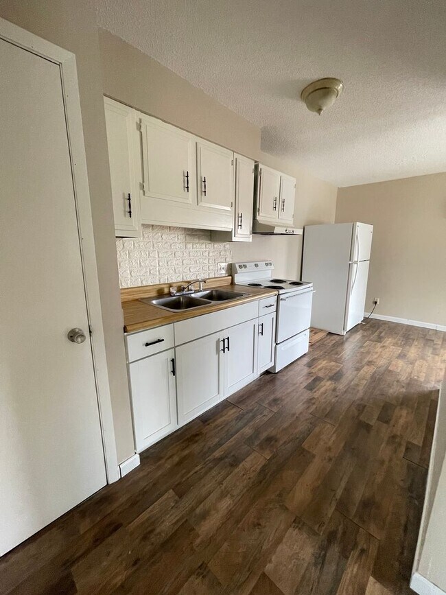 Foto del edificio - 1 Bed 1 Bath Apartment For Rent in TROY, MO