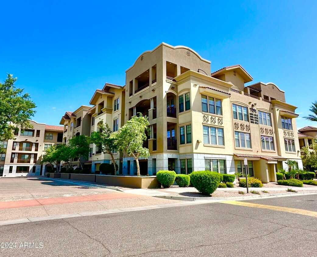 7291 N Scottsdale Rd Unit 1005, Scottsdale, AZ 85253 Room for Rent in