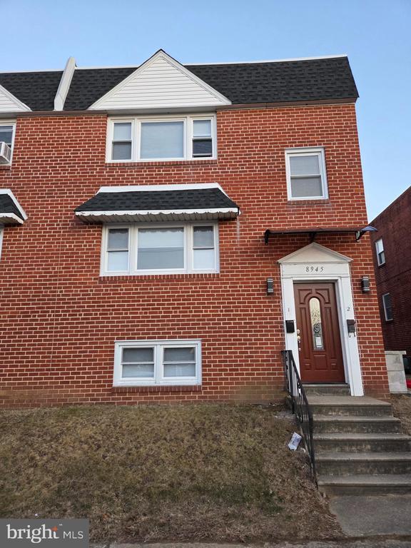 Building Photo - 8947 Alton St