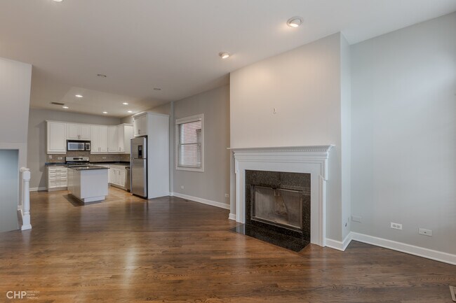 Building Photo - 2938 N Damen Ave