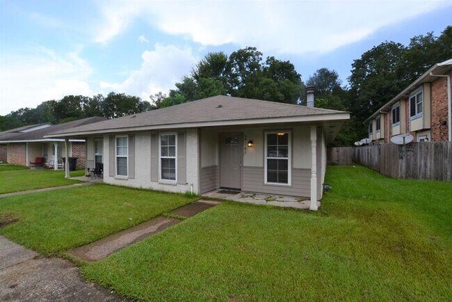 Foto del edificio - 14737 Central Woods Ave
