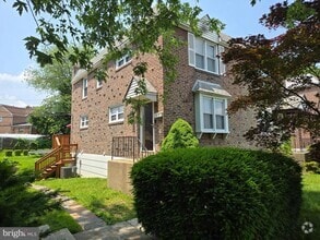 Building Photo - 2575 Stoneybrook Ln