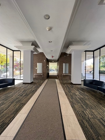 Building Photo - 1450 E 55th Pl
